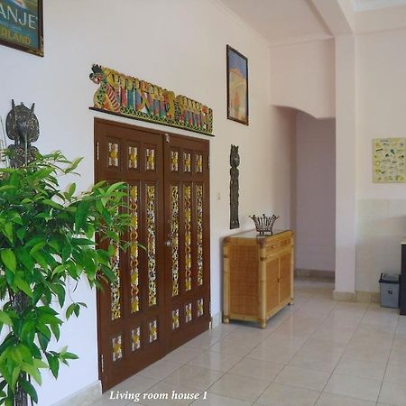 Ombak Putih Bungalows Hotel Nusa Dua  Buitenkant foto