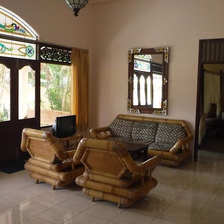 Ombak Putih Bungalows Hotel Nusa Dua  Buitenkant foto