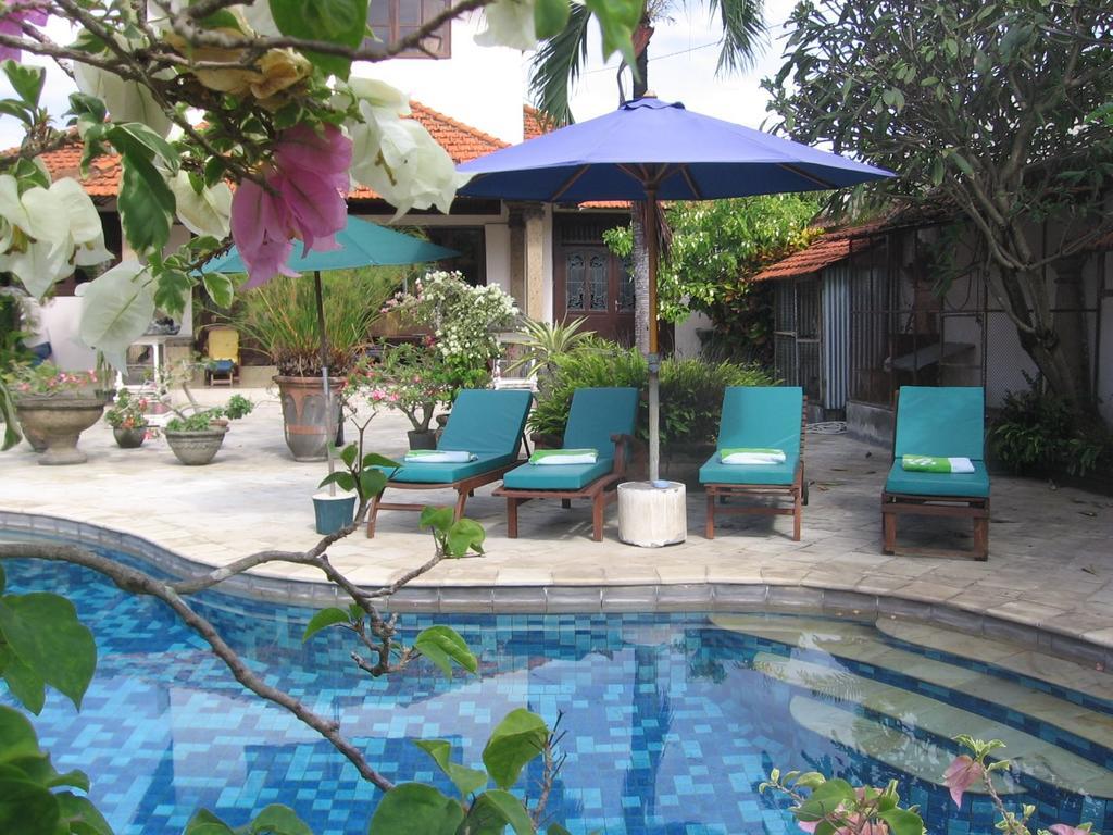 Ombak Putih Bungalows Hotel Nusa Dua  Buitenkant foto