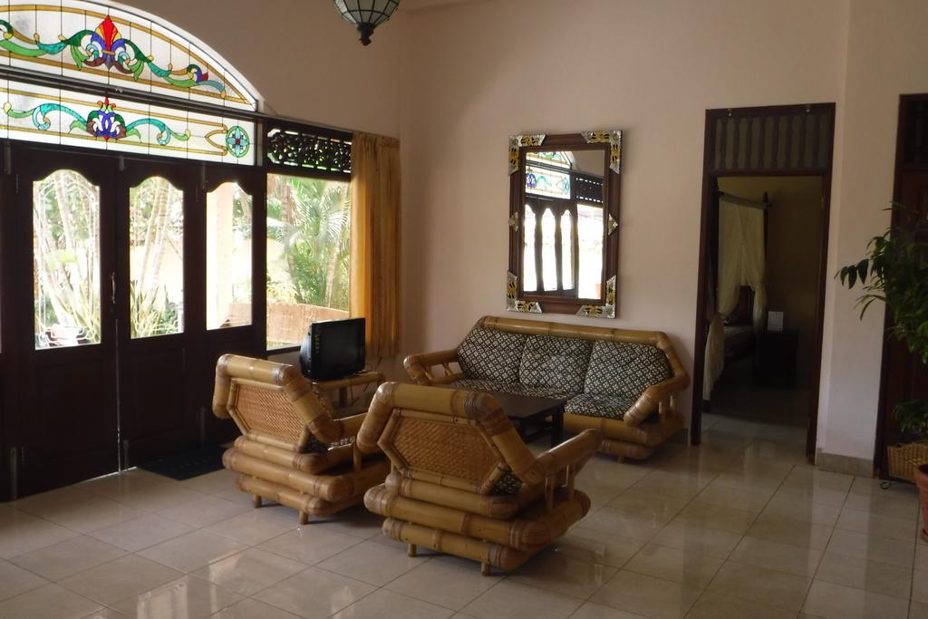 Ombak Putih Bungalows Hotel Nusa Dua  Buitenkant foto
