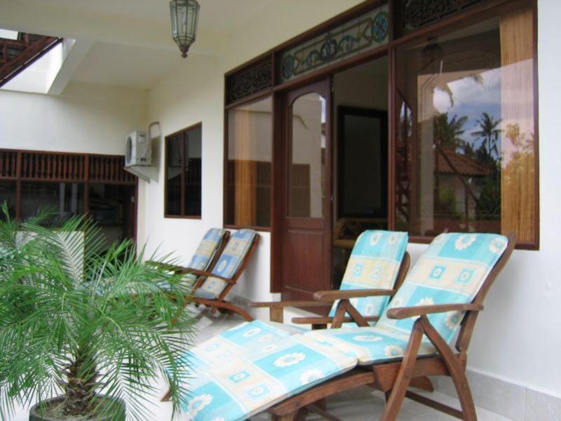 Ombak Putih Bungalows Hotel Nusa Dua  Buitenkant foto